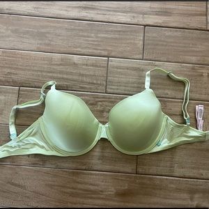 Victoria’s Secret 32DDD